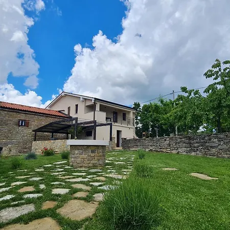 Hisa Kapis With Hot Tube Apartment Koper Exterior photo