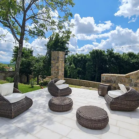 Hisa Kapis With Hot Tube Apartment Koper Exterior photo