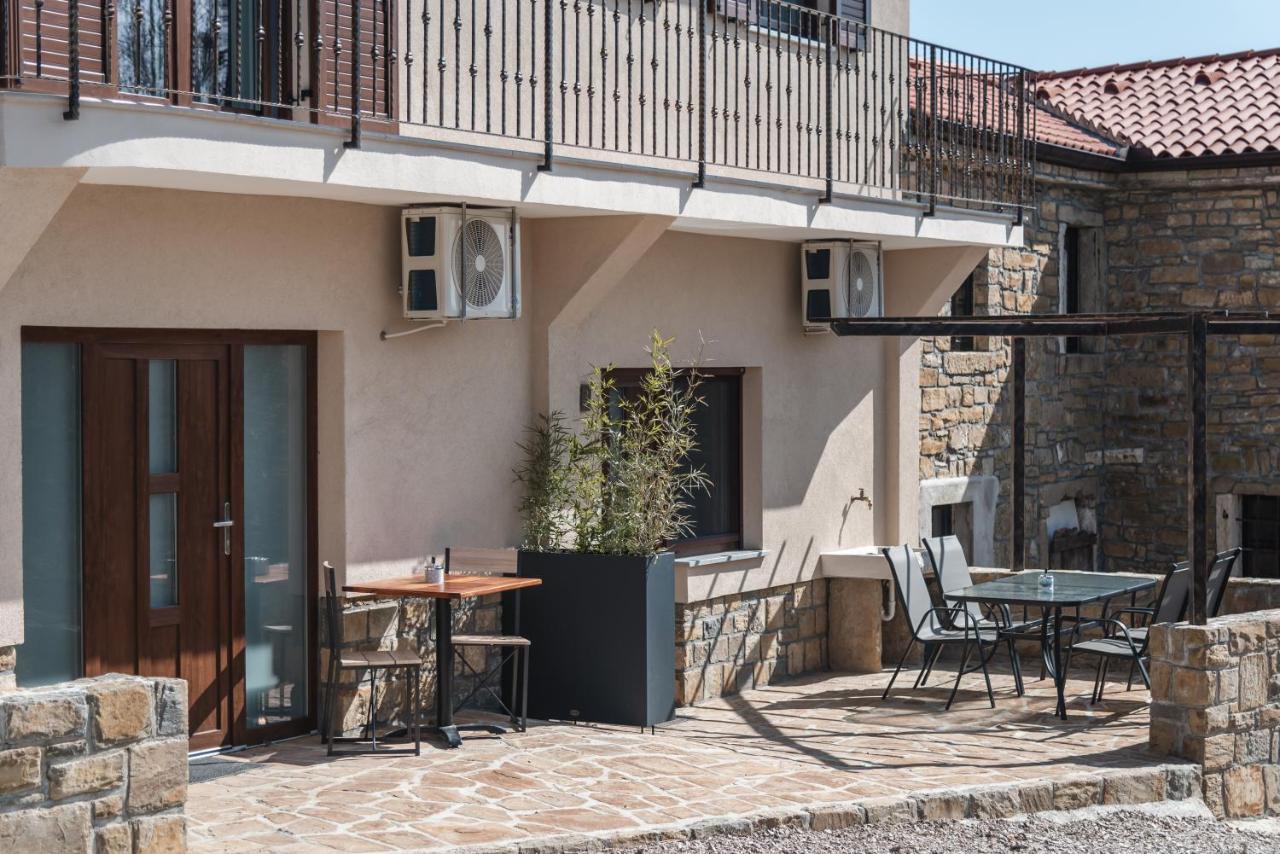 Hisa Kapis With Hot Tube Apartment