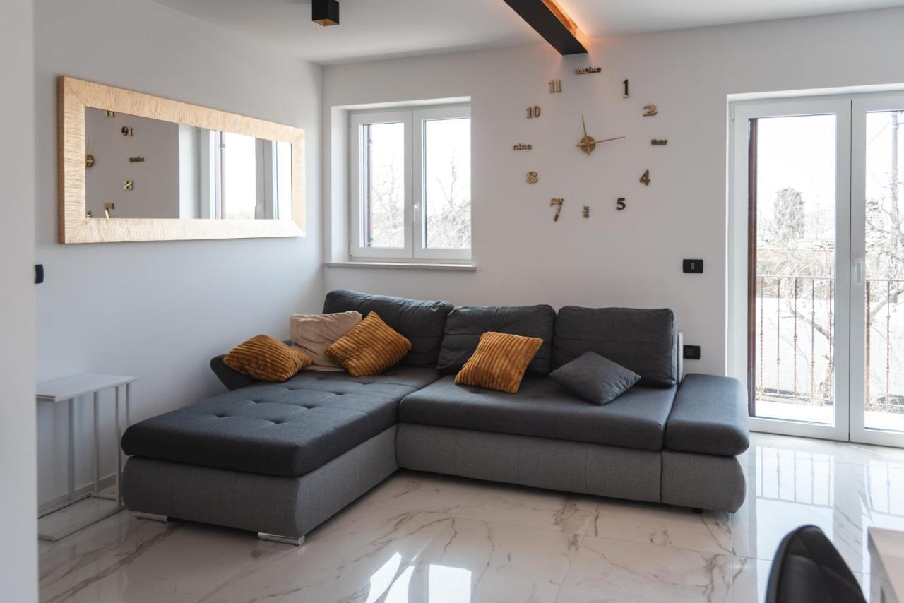 Hisa Kapis With Hot Tube Apartment