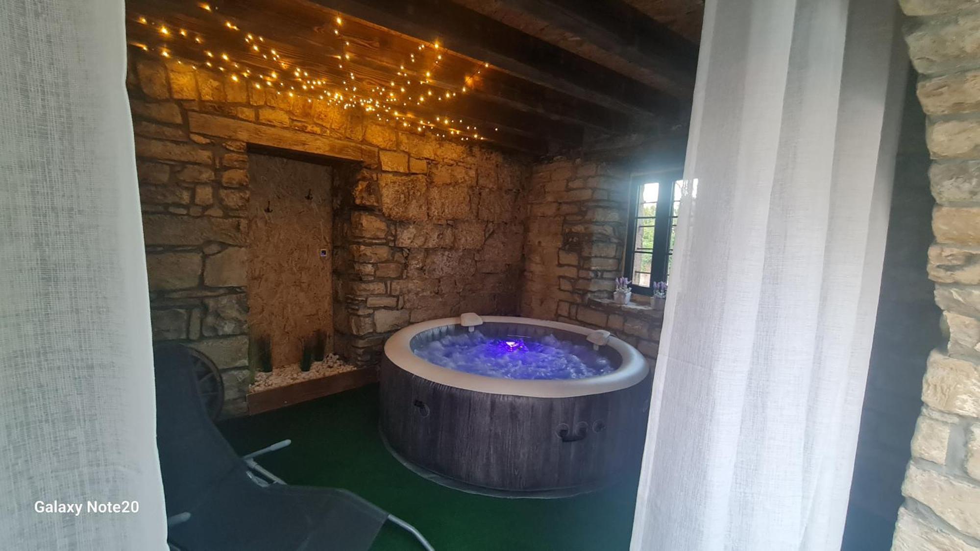 Apartment Hisa Kapis With Hot Tube