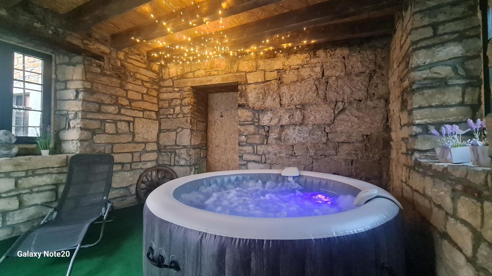 Hisa Kapis With Hot Tube Apartment Koper