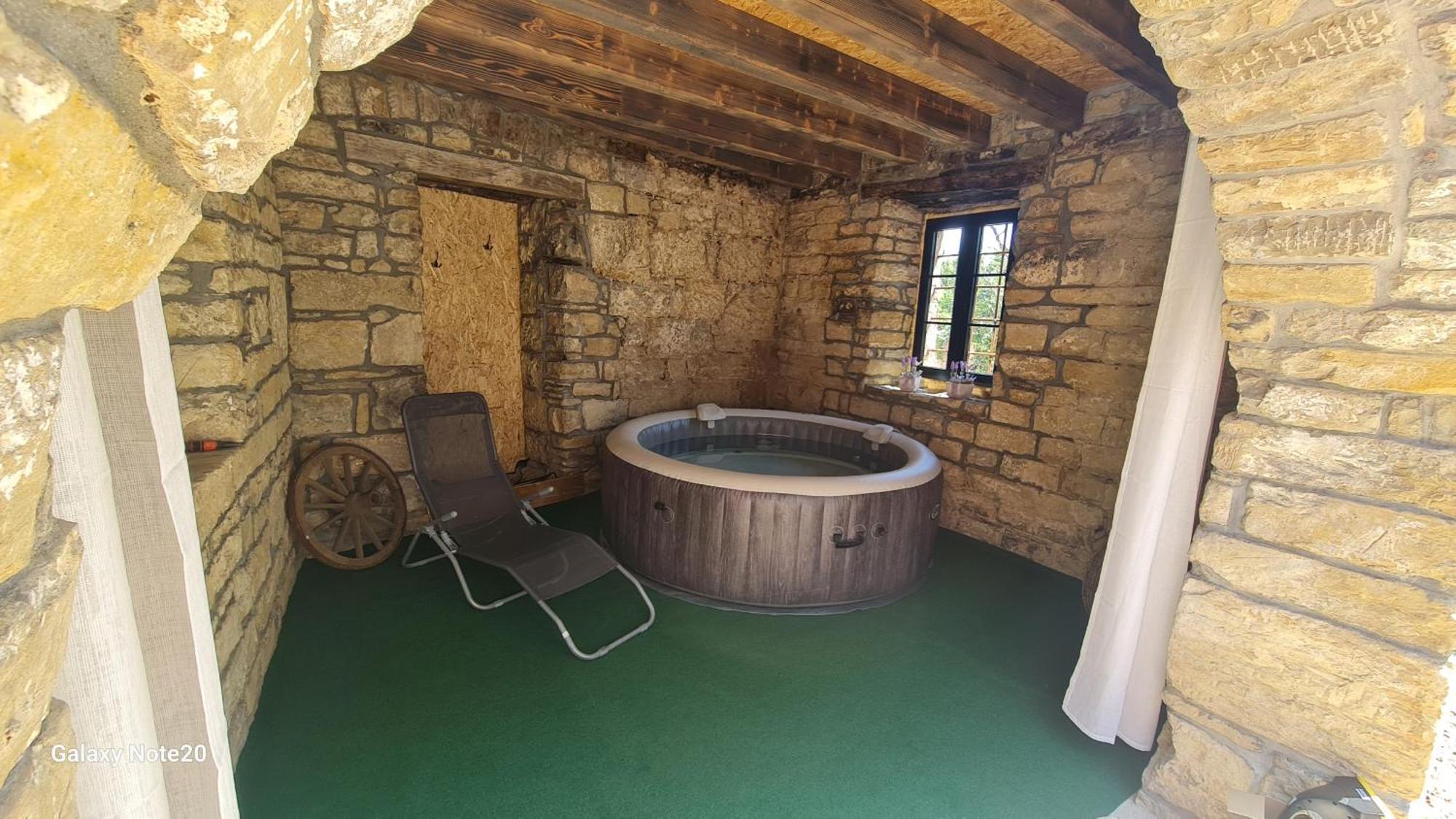Apartment Hisa Kapis With Hot Tube Koper
